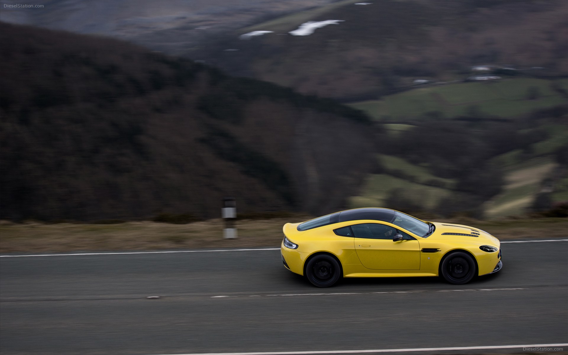Aston Martin V12 Vantage S 2014